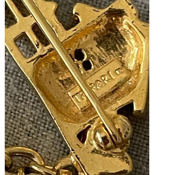 Vintage Trifari Signed Family Charms Gold Tone Pin - Picture 2 of 5